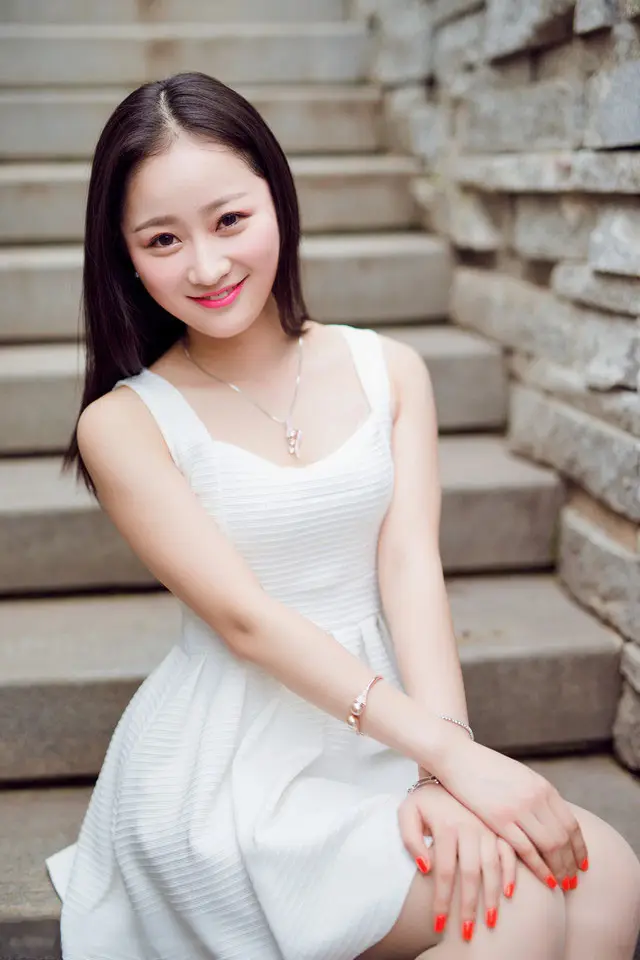 改则温州私人伴游商务伴游乔妹的联系方式！