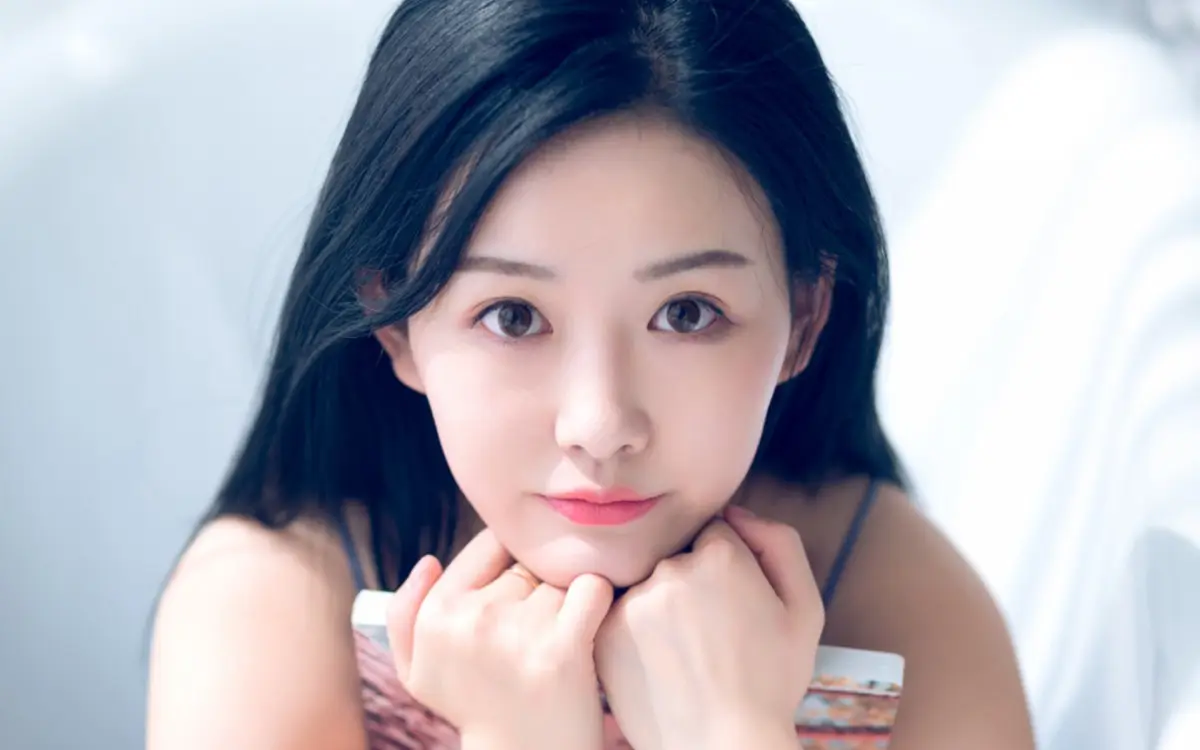改则哈尔滨私人伴游燕子