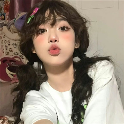改则伴游女生卞寄蕾的资料